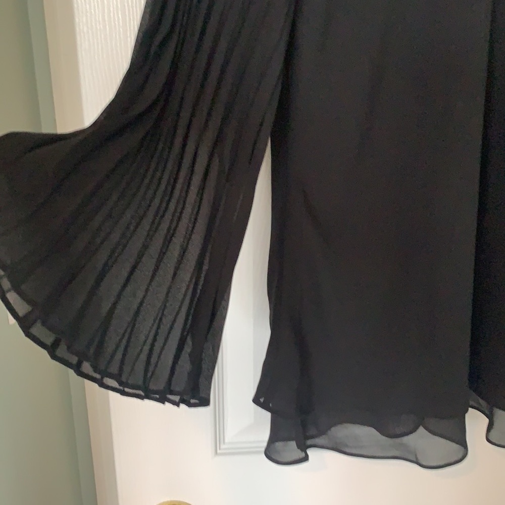 Reversible flowy top - Picture 3 of 3